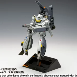 Alternative view of Macross VF-1S Strike Valkyrie Battloid Ichijyo Hikaru and Roy Focker Scale 1/100 Model Kit